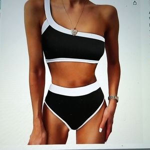 Nwot ribbed black and white one shoulder padded high rise bikini